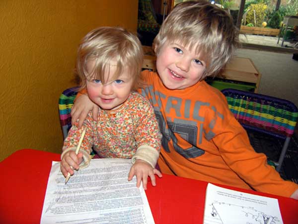 Emma Zo� Langerbeck, *19.12.2006, 4010 Gr., 55 cm und Julius Ben Langerbeck, *06.08.2003, 3.720 Gr., 51 cm